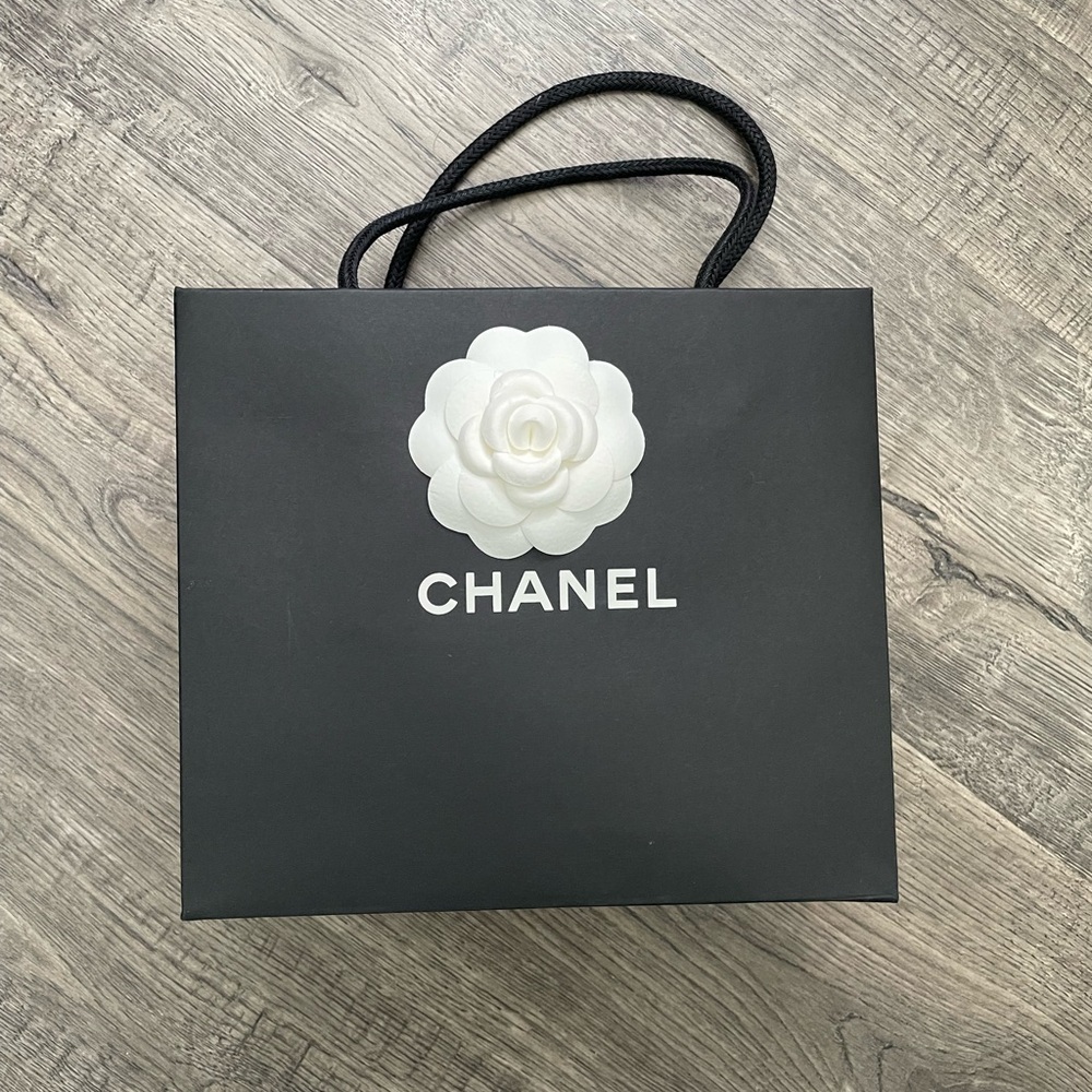 Small CHANEL Shopping Bag with flower